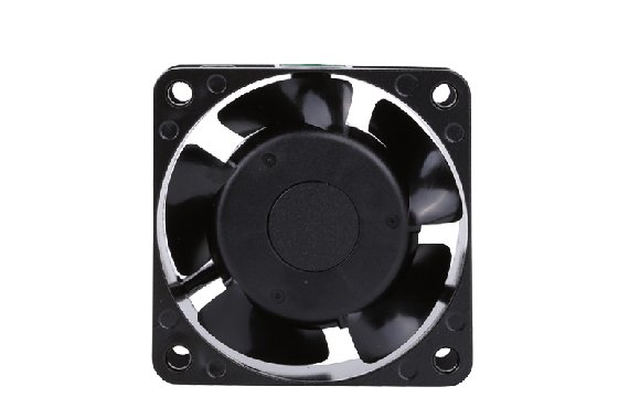 <b>光伏逆變器行業(yè)發(fā)展迅速，進(jìn)一步拓寬三巨電機散熱風(fēng)扇應用空間</b>